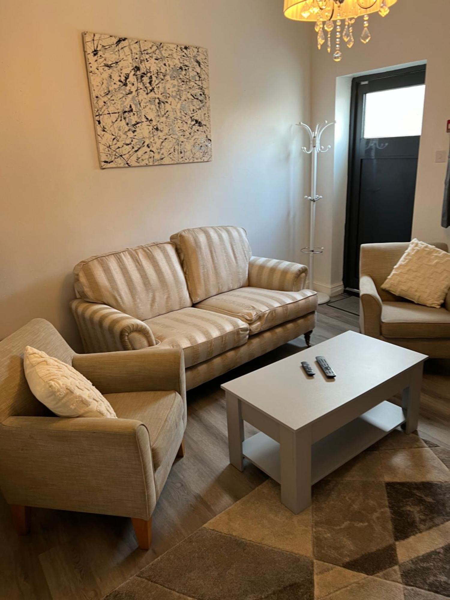2 Bedroom Town Apartment Ipswich Exterior foto